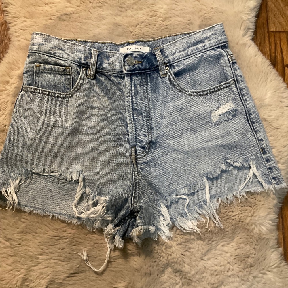 Pacsun Shorts Vintage High Rise Size 28 Womens Raw Hem Light Wash Button‎ Front
